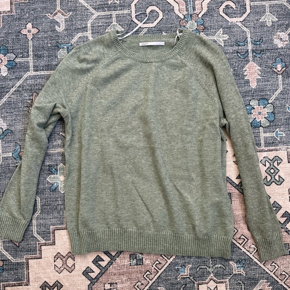 Sweater - Picture 3 of 3